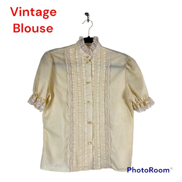 Vintage Blouse Ruffles And Lace Short Sleeve Button Up EUC Size L - Picture 1 of 6